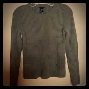Theory long sleeve ribbed cashmere sweater olive